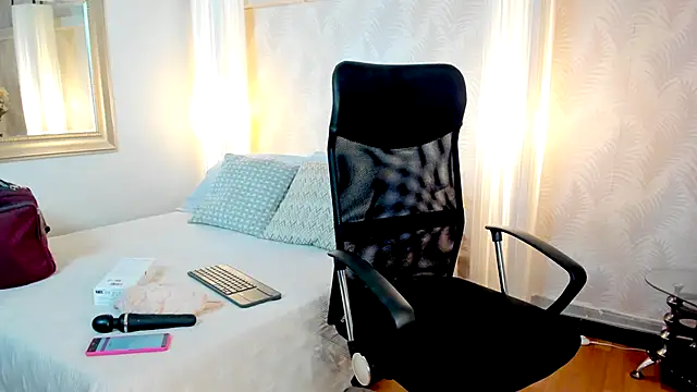 Snapshot of Emilly_Beaumont chatting on October 2025 10:58:02 AM Emilly Beaumont online show from October 2025 10:58:02 AM