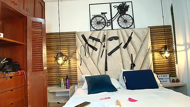 Cinthiabaker online show from November 2025 11:38:02 AM