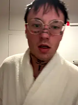 Snapshot of FullTattooBoy chatting on December 2025 04:50:02 AM FullTattooBoy online show from December 2025 04:50:02 AM