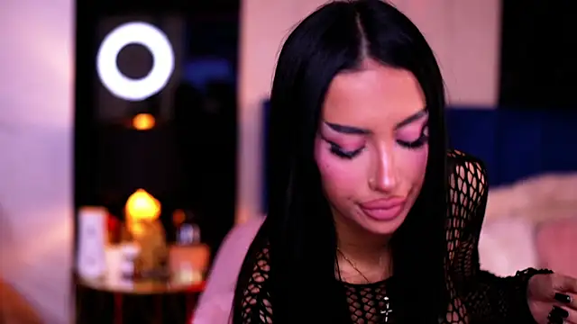 KimNatty online show from October 2025 02:06:02 PM