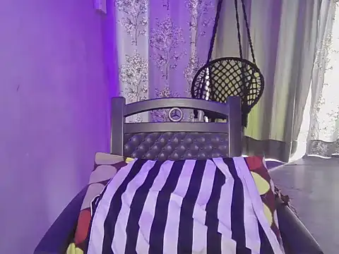 Snapshot of Naina_007 chatting on November 2025 07:00:02 AM Naina 007 online show from November 2025 07:00:02 AM