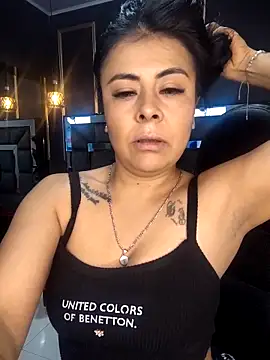 Snapshot of Aniajoness_ chatting on November 2025 03:40:02 AM Aniajoness online show from November 2025 03:40:02 AM