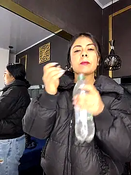 Snapshot of Aniajoness_ chatting on November 2025 03:31:01 AM Aniajoness online show from November 2025 03:31:01 AM