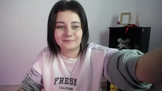 Snapshot of Katrin_kiss_ chatting on November 2025 01:17:02 PM Katrin kiss online show from November 2025 01:17:02 PM