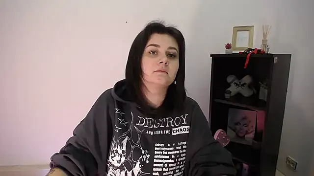 Snapshot of Katrin_kiss_ chatting on December 2025 02:33:01 PM Katrin kiss online show from December 2025 02:33:01 PM