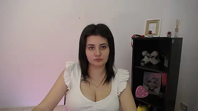 Snapshot of Katrin_kiss_ chatting on December 2025 02:03:01 PM Katrin kiss online show from December 2025 02:03:01 PM