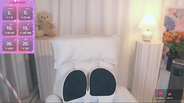 Snapshot of Seven-76 chatting on November 2025 03:28:02 PM Seven-76 online show from November 2025 03:28:02 PM