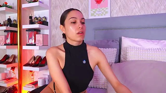 Sofy Bradd online show from February 2026 08:24:07 AM