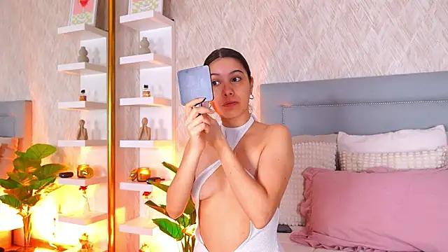 Sofy Bradd online show from March 2026 08:20:01 AM