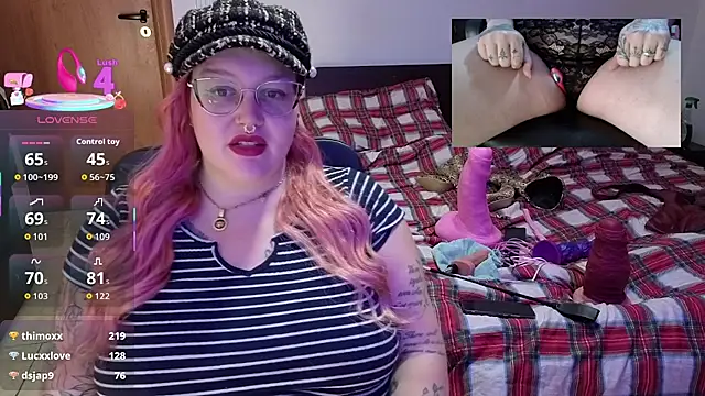 Snapshot of AlyssaWonderland chatting on December 2025 07:53:02 PM AlyssaWonderland online show from December 2025 07:53:02 PM