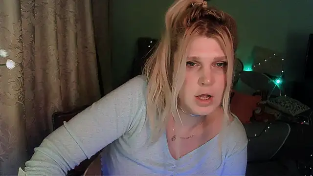 Snapshot of TsPostophere chatting on December 2024 01:54:01 PM TsPostophere online show from December 2024 01:54:01 PM