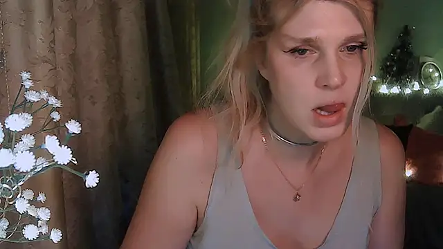 Snapshot of TsPostophere chatting on January 2025 01:42:02 PM TsPostophere online show from January 2025 01:42:02 PM