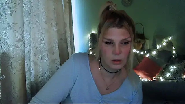 Snapshot of TsPostophere chatting on February 2025 11:12:02 AM TsPostophere online show from February 2025 11:12:02 AM