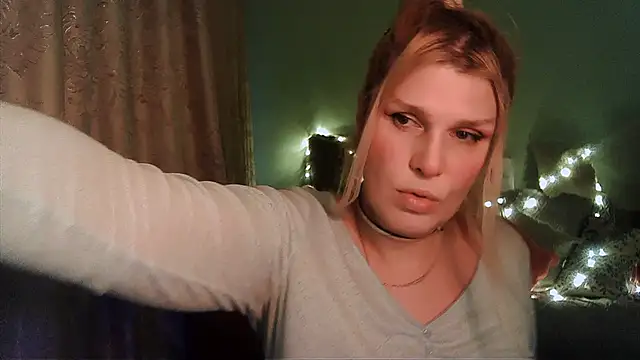 Snapshot of TsPostophere chatting on February 2025 02:26:01 PM TsPostophere online show from February 2025 02:26:01 PM