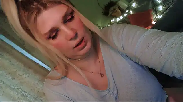 Snapshot of TsPostophere chatting on February 2025 10:50:02 AM TsPostophere online show from February 2025 10:50:02 AM