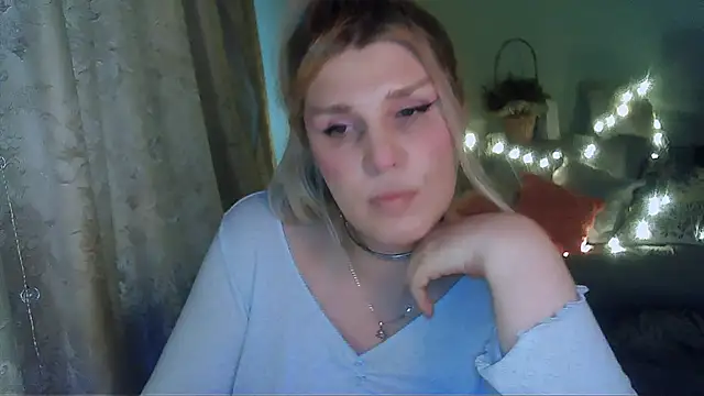 Snapshot of TsPostophere chatting on February 2025 01:29:01 PM TsPostophere online show from February 2025 01:29:01 PM