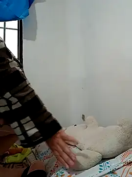 yaneth  online show from November 2025 11:38:02 AM