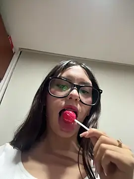 Katie rawwww online show from September 2025 11:43:01 PM