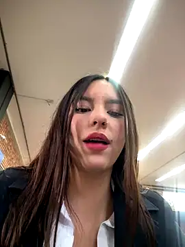 Katie rawwww online show from November 2025 01:21:02 PM