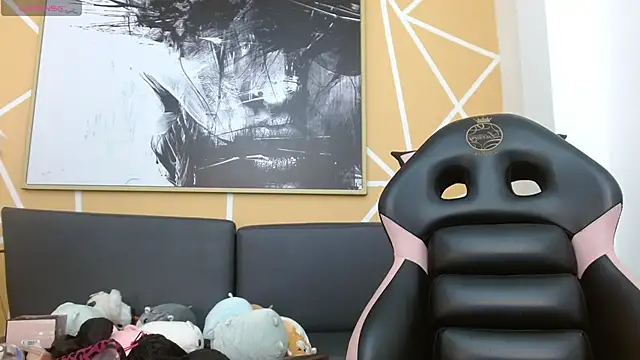 olivia russo  online show from January 2026 08:12:01 PM