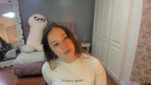 Tammy parker  online show from November 2025 04:00:02 AM