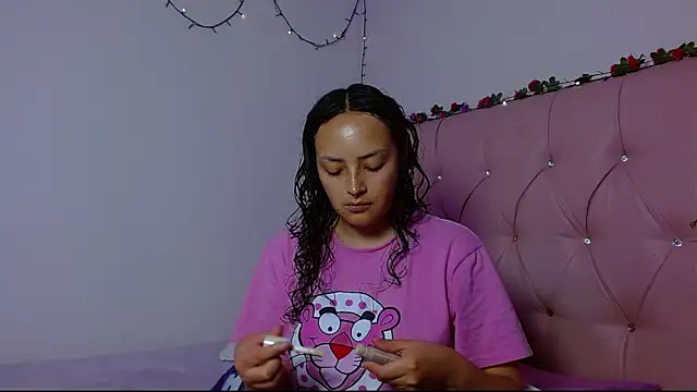 Snapshot of manumeow1 chatting on December 2025 10:18:02 PM manumeow1 online show from December 2025 10:18:02 PM