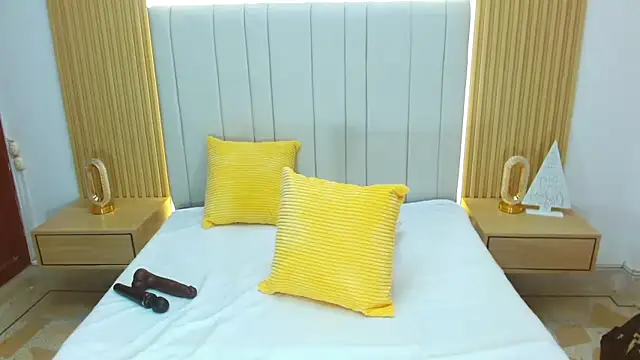 WildScarlet online show from December 2025 12:21:01 PM