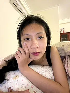 Lil-Gi online show from November 2025 04:39:02 PM