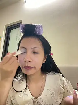 Lil-Gi online show from December 2025 03:05:01 PM