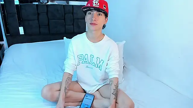 Snapshot of Thiago_Divine_ chatting on September 2025 01:00:02 PM Thiago Divine  online show from September 2025 01:00:02 PM