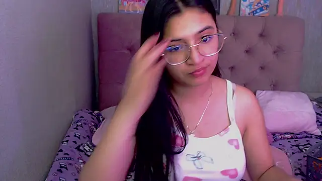 Snapshot of laurenelove chatting on September 2025 02:55:01 AM laurenelove online show from September 2025 02:55:01 AM