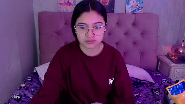 Snapshot of laurenelove chatting on September 2025 03:19:02 AM laurenelove online show from September 2025 03:19:02 AM