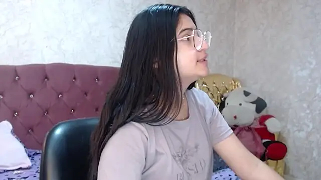 Snapshot of laurenelove chatting on September 2025 02:35:01 AM laurenelove online show from September 2025 02:35:01 AM
