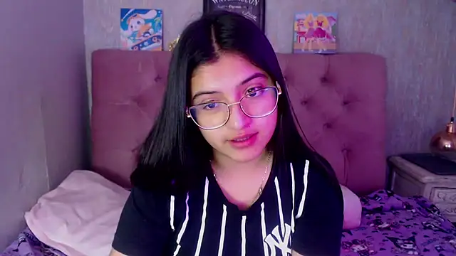Snapshot of laurenelove chatting on September 2025 02:24:01 AM laurenelove online show from September 2025 02:24:01 AM