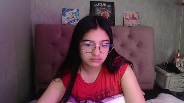 Snapshot of laurenelove chatting on September 2025 03:52:01 AM laurenelove online show from September 2025 03:52:01 AM