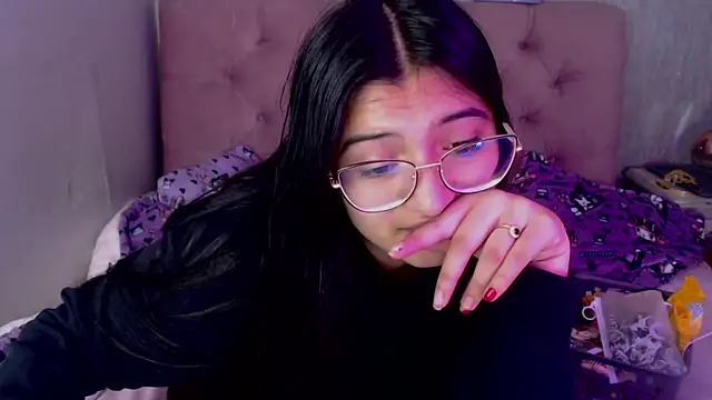 Snapshot of laurenelove chatting on September 2025 03:42:02 AM laurenelove online show from September 2025 03:42:02 AM