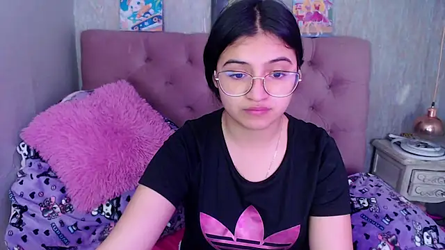 Snapshot of laurenelove chatting on October 2025 03:27:01 AM laurenelove online show from October 2025 03:27:01 AM