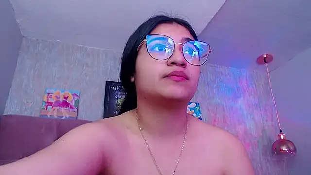 Snapshot of laurenelove chatting on October 2025 03:39:02 AM laurenelove online show from October 2025 03:39:02 AM
