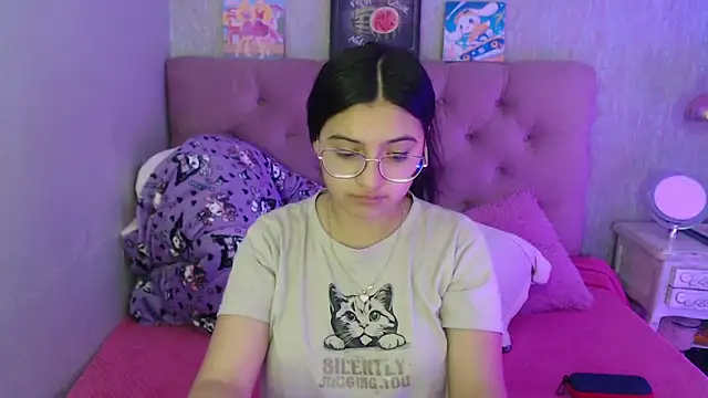Snapshot of laurenelove chatting on October 2025 03:06:01 AM laurenelove online show from October 2025 03:06:01 AM