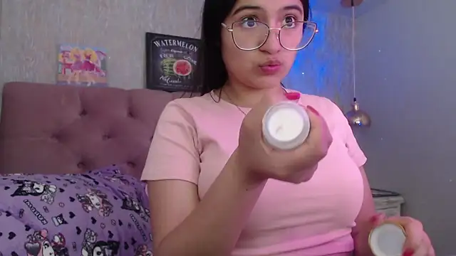 Snapshot of laurenelove chatting on October 2025 03:51:01 AM laurenelove online show from October 2025 03:51:01 AM