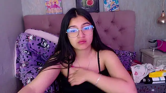 Snapshot of laurenelove chatting on October 2025 04:20:01 AM laurenelove online show from October 2025 04:20:01 AM