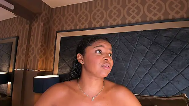 Snapshot of LisaMendez chatting on July 2026 03:44:02 AM LisaMendez online show from July 2026 03:44:02 AM