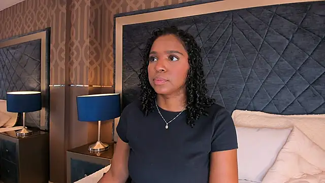 Snapshot of LisaMendez chatting on July 2026 03:44:01 AM LisaMendez online show from July 2026 03:44:01 AM