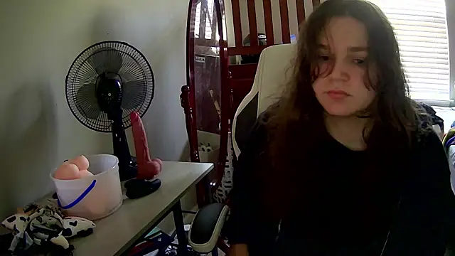 Snapshot of Elli-Ixby chatting on November 2025 04:17:02 PM Elli-Ixby online show from November 2025 04:17:02 PM