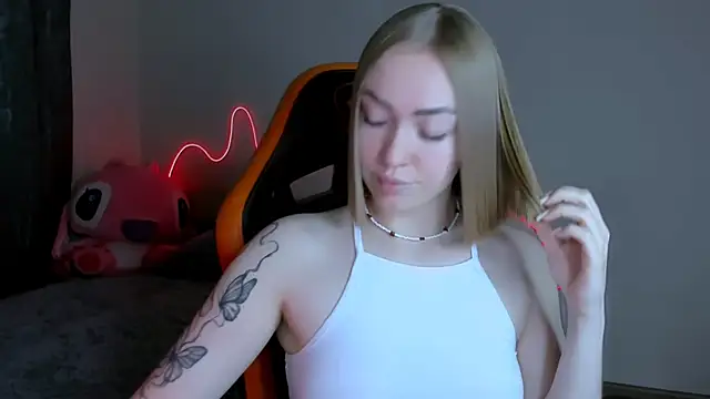 LaraKrein lk online show from October 2025 06:17:01 PM