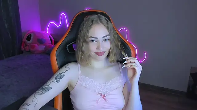 LaraKrein lk online show from April 2026 07:28:02 PM