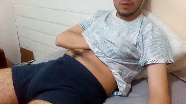 Snapshot of ProfeC4m chatting on October 2025 04:26:01 AM ProfeC4m online show from October 2025 04:26:01 AM