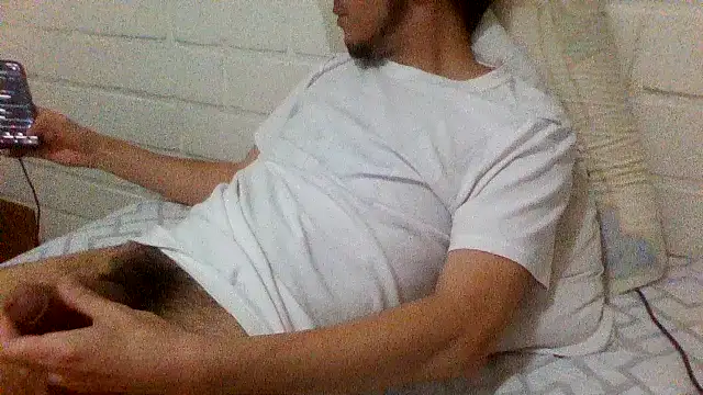 Snapshot of ProfeC4m chatting on October 2025 06:32:02 AM ProfeC4m online show from October 2025 06:32:02 AM