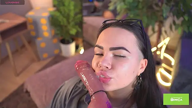 Snapshot of bllowwoww chatting on November 2025 08:18:01 AM bllowwoww online show from November 2025 08:18:01 AM