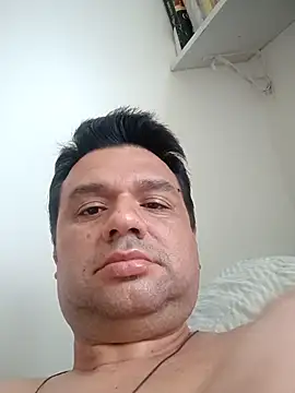 Snapshot of Crocante_Hot chatting on November 2025 05:44:01 PM Crocante Hot online show from November 2025 05:44:01 PM